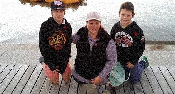 http://www.dailymail.co.uk tracey barrell with her two children